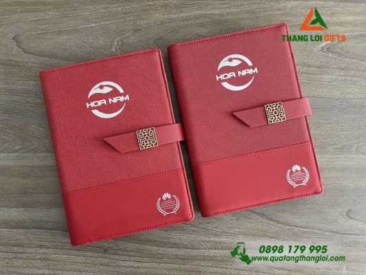 Sổ Tay Bìa Còng Màu Đỏ In Ấn Logo Doanh Nghiệp HOA NAM 