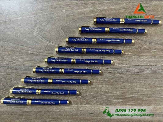Bút Ký Nắp Đẩy Màu Xanh Khắc Tên Làm Qùa Tặng Trường Học 