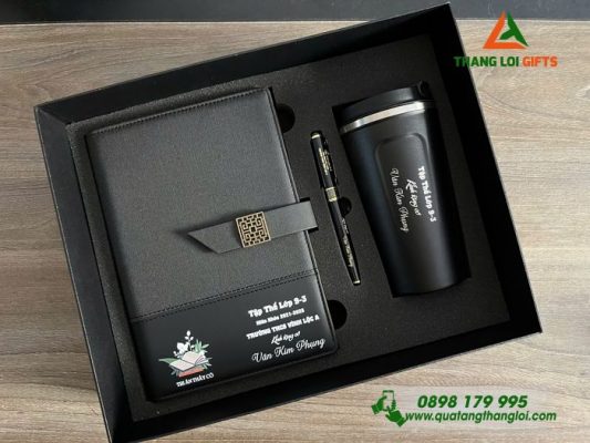 Bộ Quà Tặng ( Sổ Tay Bìa Còng+ Bút Ký Kim Loại+ Bình Giữ Nhiệt) - In Khắc Tên Trường THCS Vĩnh Lộc A