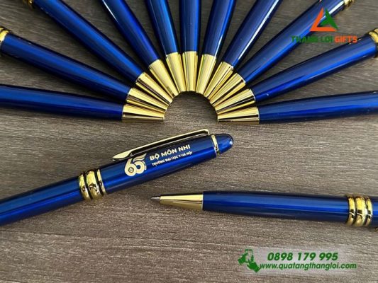 Bút Ký Màu Xanh Khoen Vàng - Khắc Logo Kỷ Niệm 65 Bộ Môn Nhi
