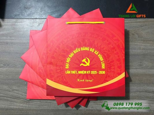 Túi Xách Giấy Couche Màu Đỏ – In Logo Đại Hội Đảng Bộ Vĩnh Linh