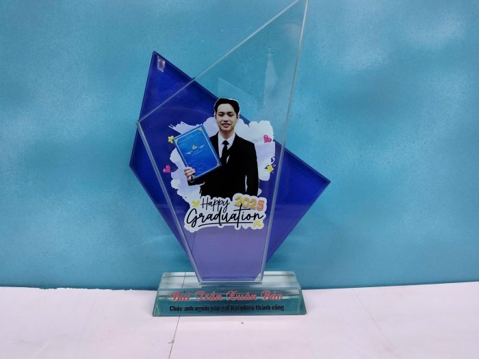 CÚP LƯU NIỆM TỐT NGHIỆP Một Chặng Đường Đáng Nhớ in hình ảnh