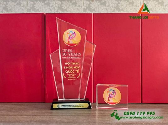 Cúp Pha Lê - In Logo 50 Năm Hội Thảo Khoa Học Quốc Tế