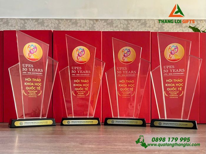 Cup Pha Le - In Logo 50 Nam Hoi Thao Khoa Hoc Quoc Te (4)