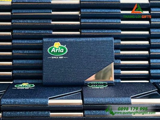 Hộp Đựng Namecard Vát Cạnh Màu Xanh – In Logo Doanh Nghiệp Arla