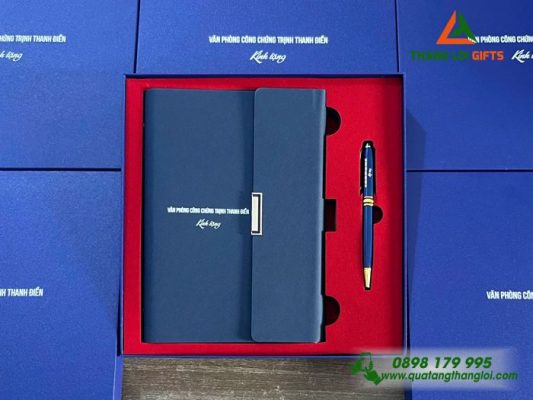 Giftset (Sổ+Bút) - In Tên Văn Phòng Công Chứng Phạm Thanh ĐiềnGiftset (Sổ+Bút) - In Tên Văn Phòng Công Chứng Phạm Thanh Điền