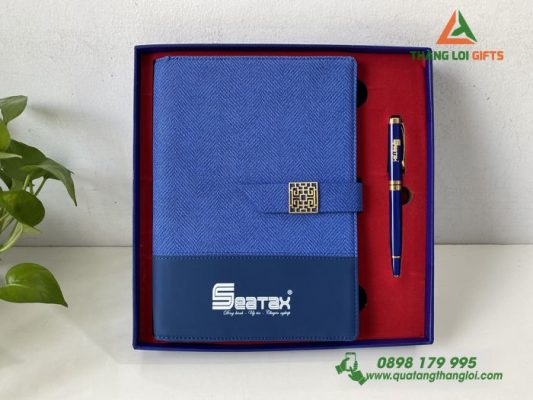 Combo Quà Tặng (Sổ+Bút) In Khắc Logo Doanh Nghiệp SEATAX