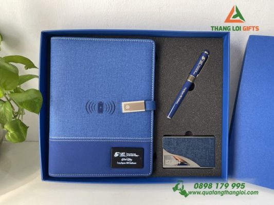 Giftset - Bộ Quà Tặng Cao Cấp In Khắc Logo Trường Đại Học Công Nghệ Thông Tin