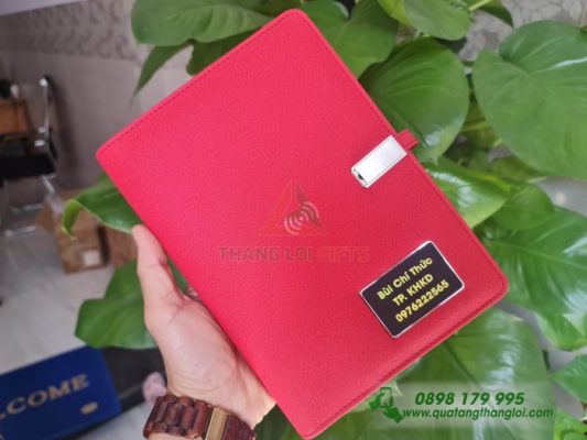 Sổ Sạc Đa Năng 4in1 Màu Đỏ Khắc Tên Riêng Làm Quà Tặng