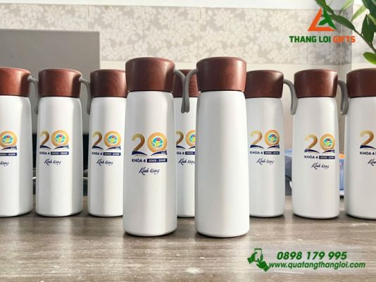 Bình Giữ Nhiệt Nắp Gỗ Màu Trắng In Logo Quà Tặng Kỷ Niệm 20 Năm Trường THPT Hà Huy Giáp