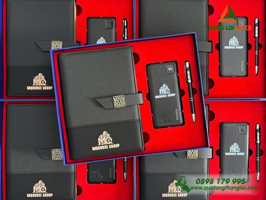 Bộ quà tặng (Sổ+ Pin+ Bút) Màu Đen In Logo Doanh Nghiệp MQHOUSE Group