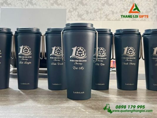 Ly Giữ Nhiệt Lock&Lock LHC4269 Khắc Logo Kỷ Niệm 10 Năm Thành Lập Trung Tâm Anh Ngữ Âu Mỹ