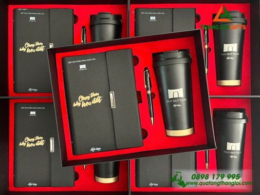 Giftset (Sổ+Ly+Bút) Màu Đen In Khắc Logo HUY BUT FILM Làm Quà Tặng