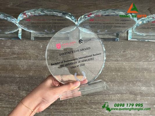 Cup Pha Lê Tròn In Logo Trường Đại Học Văn Lang