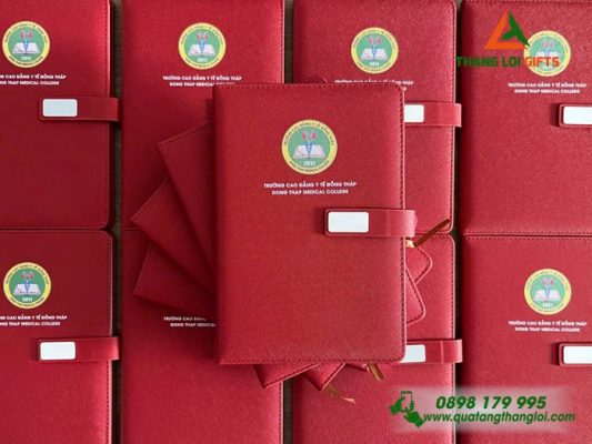 Sổ Tay Dán Gáy Màu Đỏ In Logo Trường Cao Đẳng Y Tế Đồng Tháp