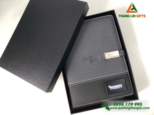 Sổ Sạc Đa Năng 4in1 Màu Đen 8.000mAh Khắc Nội Dung Theo Yêu Cầu